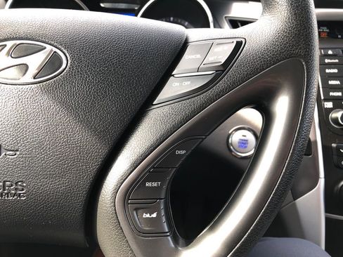 Used 2014 Hyundai Sonata Hybrid image 18