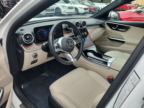 Used 2025 Mercedes-Benz C 300 Sedan image 9