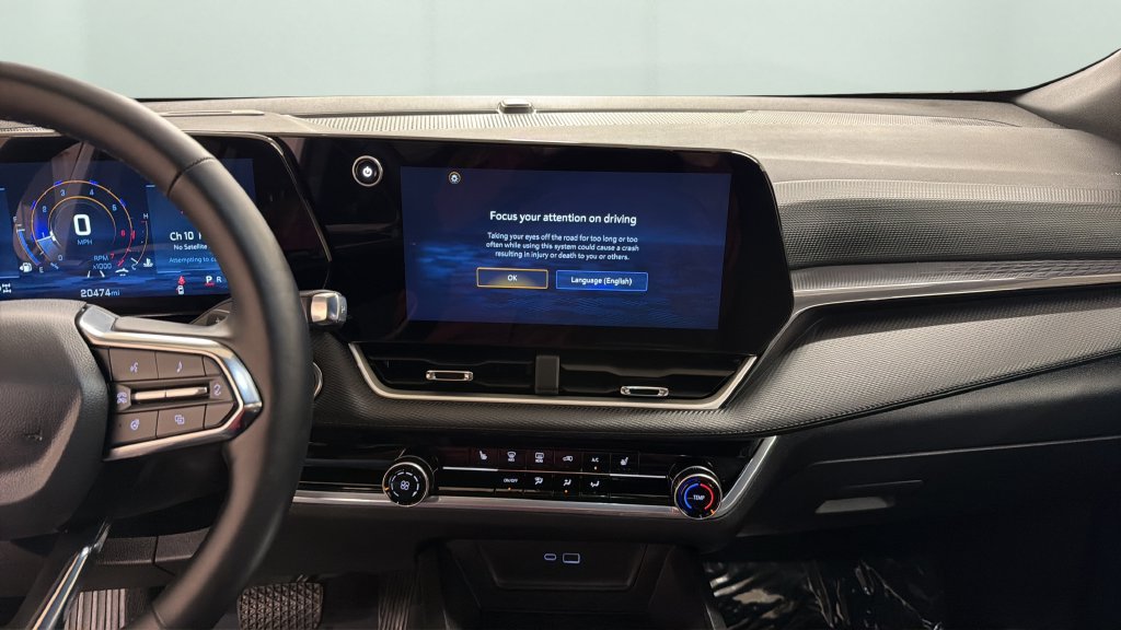 Used 2026 Chevrolet Equinox LT AWD/4WD image 11