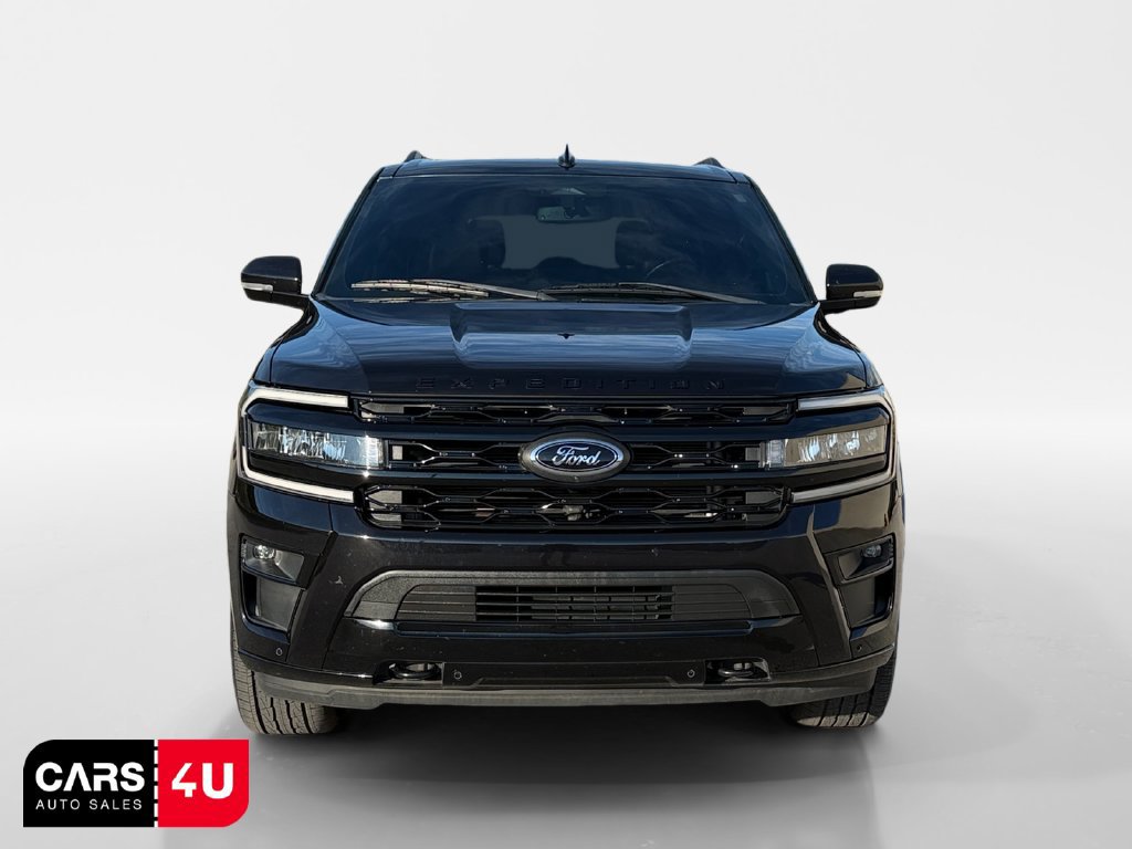 Used 2022 Ford Expedition Limited AWD/4WD image 2
