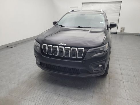 Used 2019 Jeep Cherokee Latitude Plus w/ Cold Weather Group AWD/4WD image 15