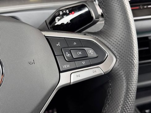 New 2026 Volkswagen Tiguan SE R-Line FWD image 14