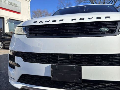 Used 2023 Land Rover Range Rover Sport SE Dynamic image 14