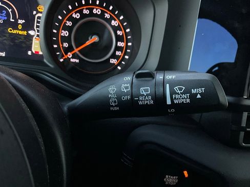 Used 2025 Jeep Wrangler Unlimited Rubicon image 34