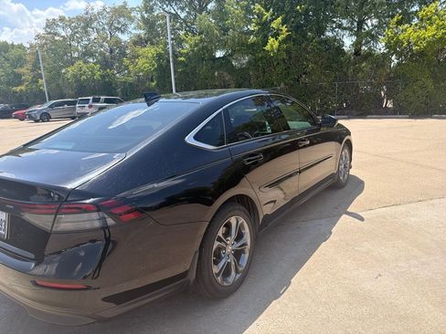 Used 2023 Honda Accord EX image 5