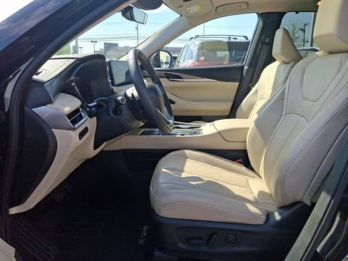 Certified 2023 INFINITI QX60 Luxe w/ Cargo Package image 12
