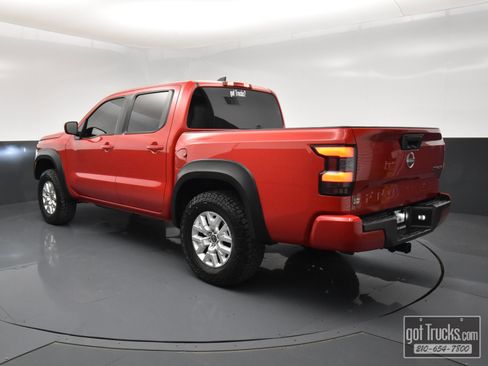 Used 2023 Nissan Frontier SV image 4