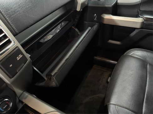 Used 2015 Ford F150 Lariat RWD image 24