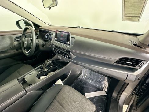 Used 2021 Nissan Rogue S FWD image 40