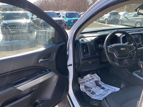 Used 2022 Chevrolet Colorado LT w/ Fleet Safety Package image 10