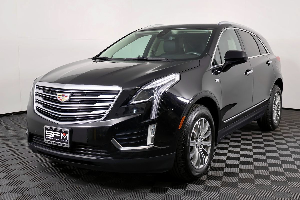 Used 2017 Cadillac XT5 Luxury w/ Driver Awareness Package AWD/4WD image 3