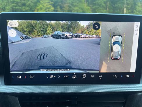 Used 2025 Ford Explorer Platinum w/ LUX Leather Package image 41