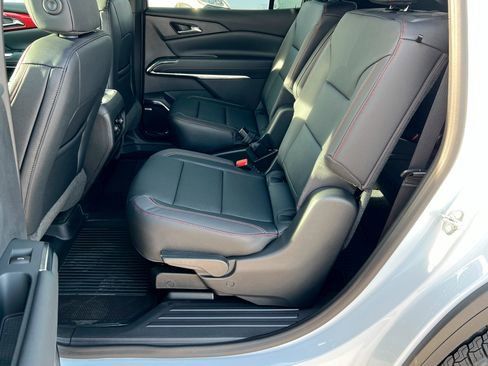 New 2026 Chevrolet Traverse Z71 image 11