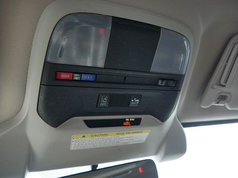 Used 2023 Subaru Crosstrek 2.0i Premium w/ Special Edition image 32