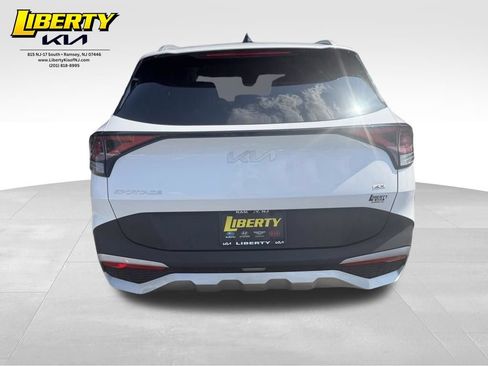 Used 2024 Kia Sportage EX AWD/4WD image 6