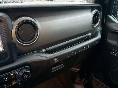 Used 2021 Jeep Wrangler Unlimited Willys image 21