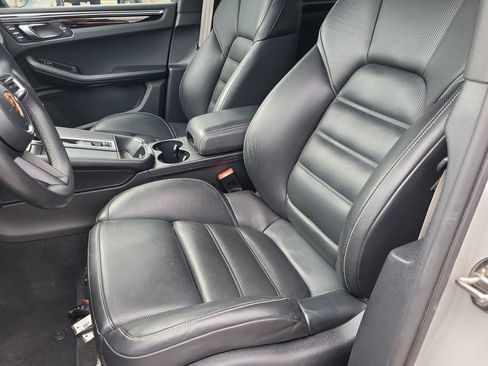 Used 2023 Porsche Macan S AWD/4WD image 13
