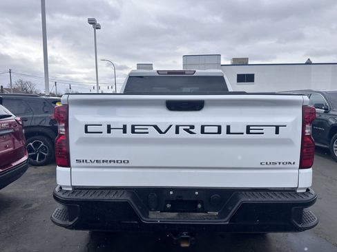 Used 2023 Chevrolet Silverado 1500 Custom Trail Boss w/ LPO, Dark Essentials Package image 9
