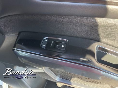 Used 2023 Nissan Pathfinder SL w/ Lighting Package (N92) image 23