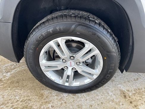 Used 2023 GMC Terrain SLE w/ Driver Convenience Package image 36