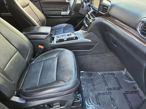 Used 2023 Ford Explorer Limited image 20