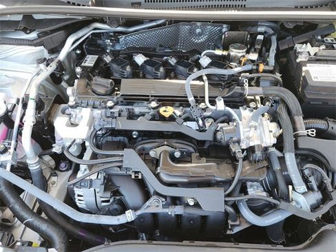 Used 2025 Toyota Corolla SE image 21