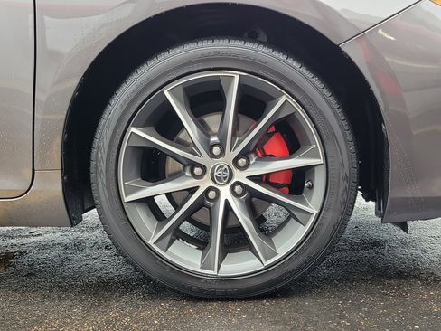 Used 2015 Toyota Camry XSE w/ Moonroof Package image 5