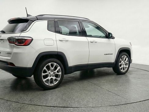 Used 2025 Jeep Compass Limited AWD/4WD image 9