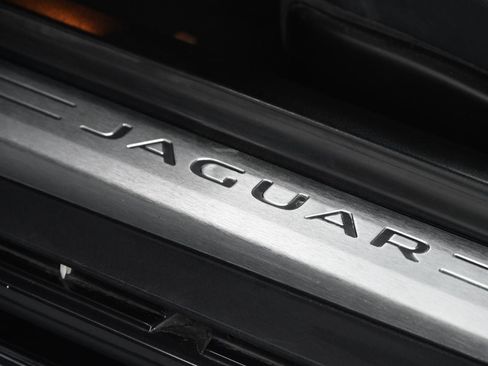 Used 2016 Jaguar F-TYPE R AWD/4WD image 19