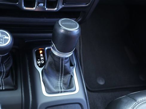 Used 2020 Jeep Gladiator Overland AWD/4WD image 25