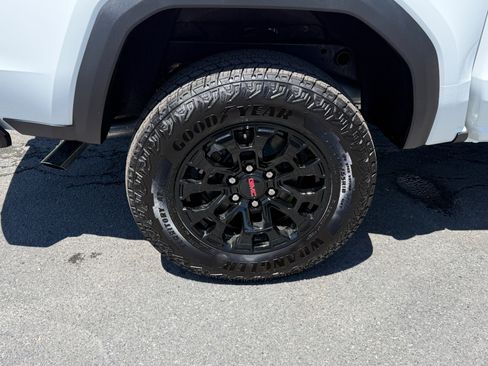 New 2026 GMC Canyon Elevation w/ LPO, Sports Bar Package AWD/4WD image 11