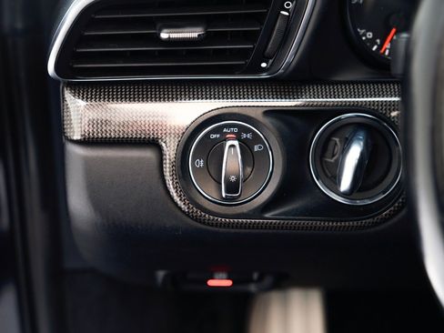 Used 2015 Porsche 911 Turbo S image 30