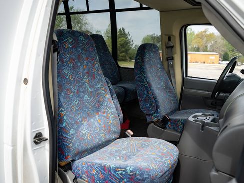 Used 2003 Ford E-450 and Econoline 450 RWD image 18