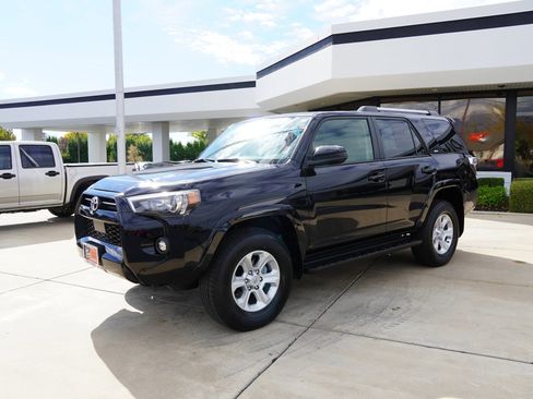 Used 2024 Toyota 4Runner SR5 image 4