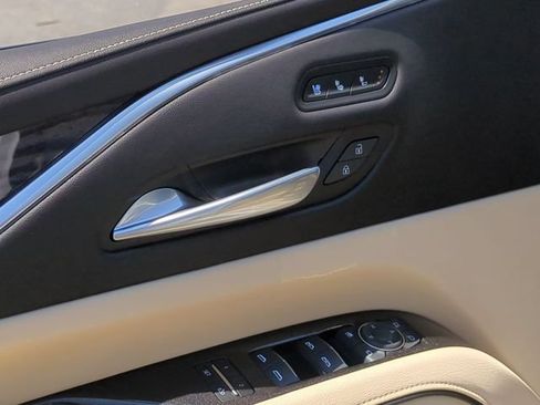 Used 2022 Cadillac Escalade Premium Luxury RWD image 25