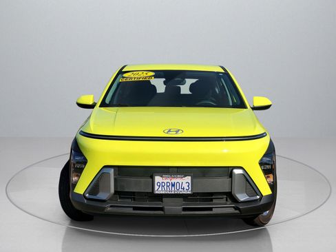 Used 2025 Hyundai Kona SE image 2