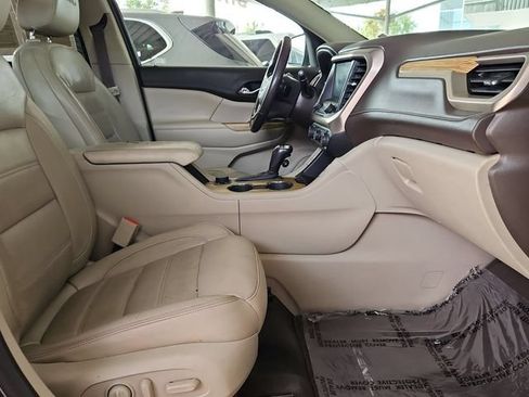 Used 2019 GMC Acadia Denali w/ Technology Package FWD image 30