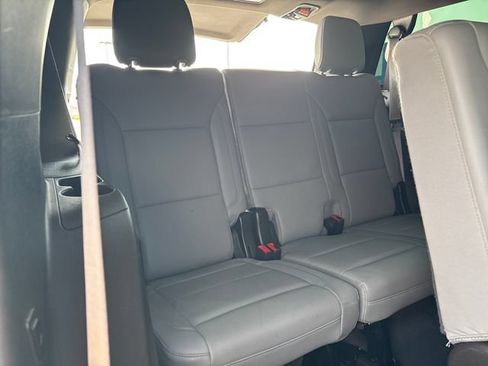 Used 2022 Chevrolet Tahoe LT w/ Luxury Package AWD/4WD image 25