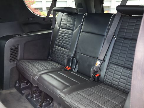 Used 2025 Cadillac Escalade ESV Sport Platinum AWD/4WD image 20