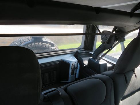 Used 2019 Jeep Wrangler Unlimited Sport image 19