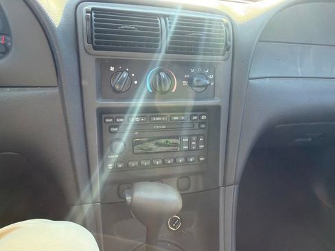 Used 2002 Ford Mustang Convertible RWD image 6