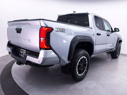 Used 2024 Toyota Tacoma TRD Off-Road w/ TRD Off Road Upgrade Package AWD/4WD image 15