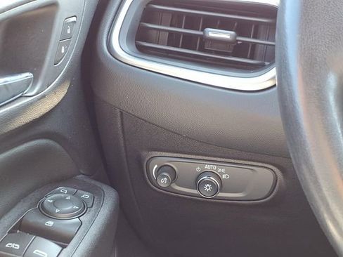 Used 2022 Chevrolet Equinox LT image 16