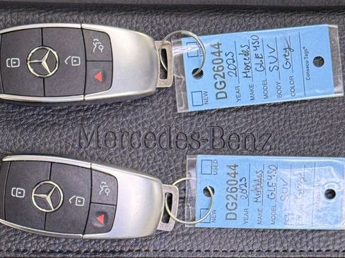 Used 2025 Mercedes-Benz GLE 450e 4MATIC image 52