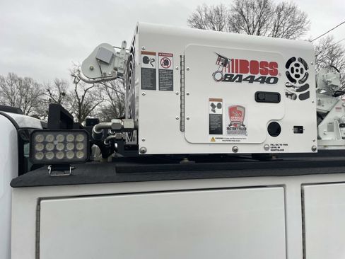 New 2025 Ford F550 4x4 Crew Cab Super Duty image 9