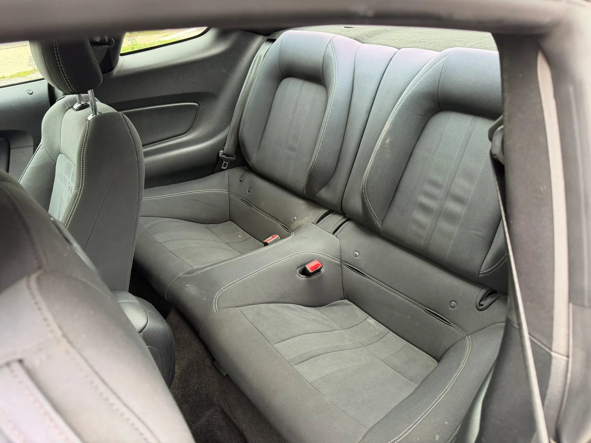 Used 2018 Ford Mustang Coupe RWD image 13