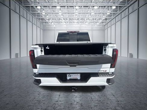 Used 2025 GMC Sierra 2500 AT4 w/ Max Trailering Package AWD/4WD image 19