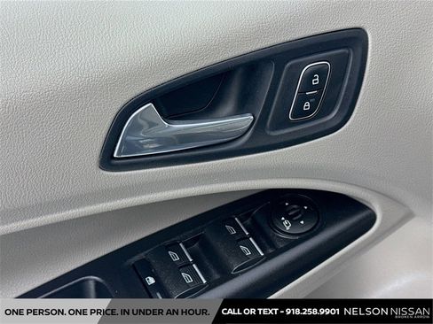 Used 2019 Ford Transit Connect Titanium w/ Titanium Premium Package image 18