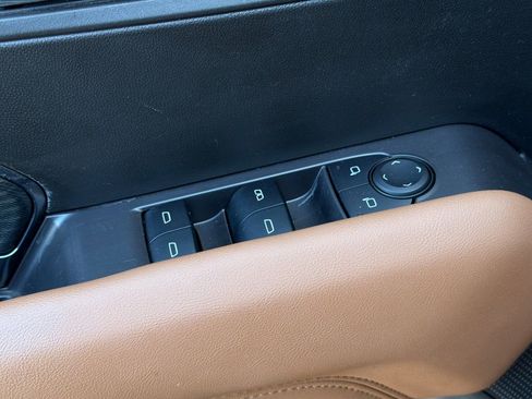 Used 2025 GMC Canyon AT4 w/ AT4 Premium Package image 11