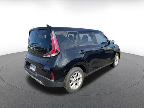 Used 2025 Kia Soul LX w/ LX Technology Package FWD image 7